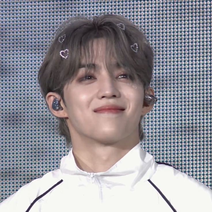 got a pretty face               pretty boyfriend too