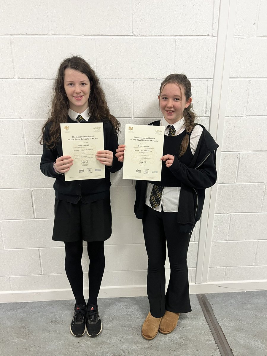 Congratulations to both Efric and Emily in S2 for passing their ABRSM grade 2 violin exam!! Superstars⭐️🎶🎻