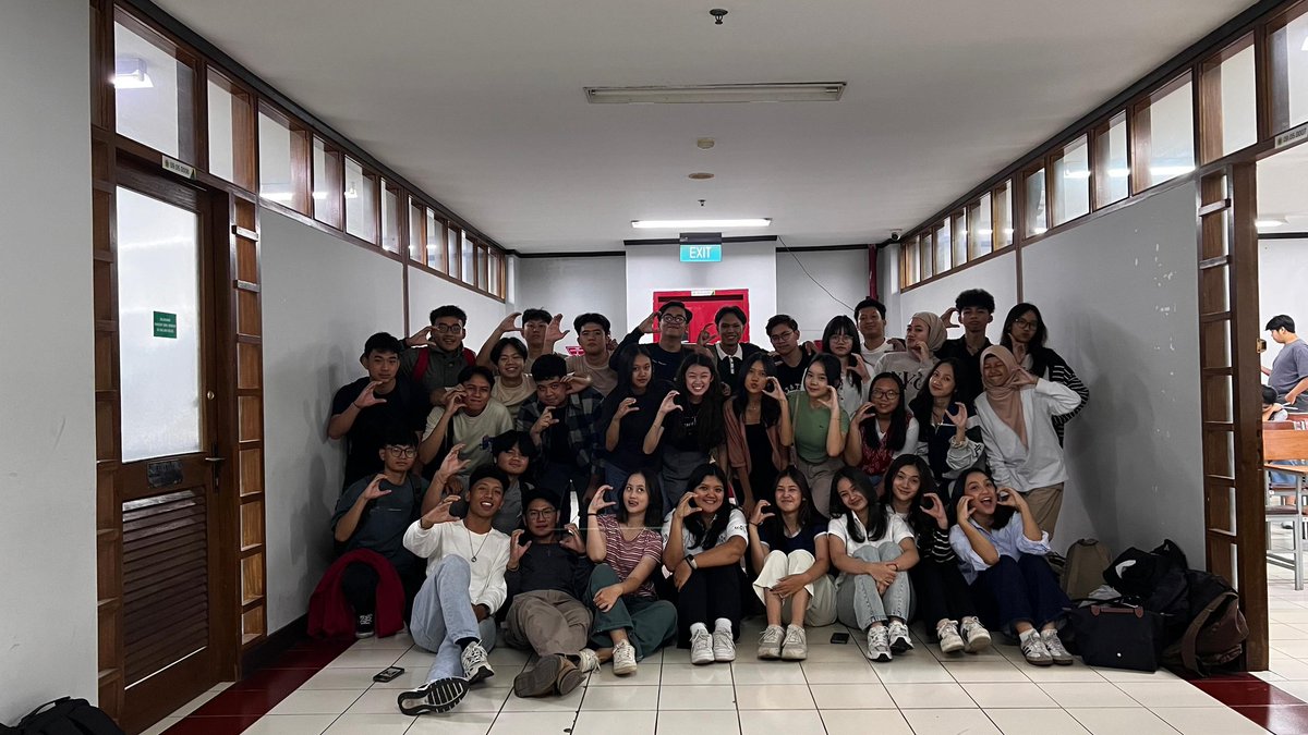Last day kelas kepdir di semester ini! 
Happy holiday dan semangat uas-nya kawan kawan KeCe ku! See you next semester!!!!!