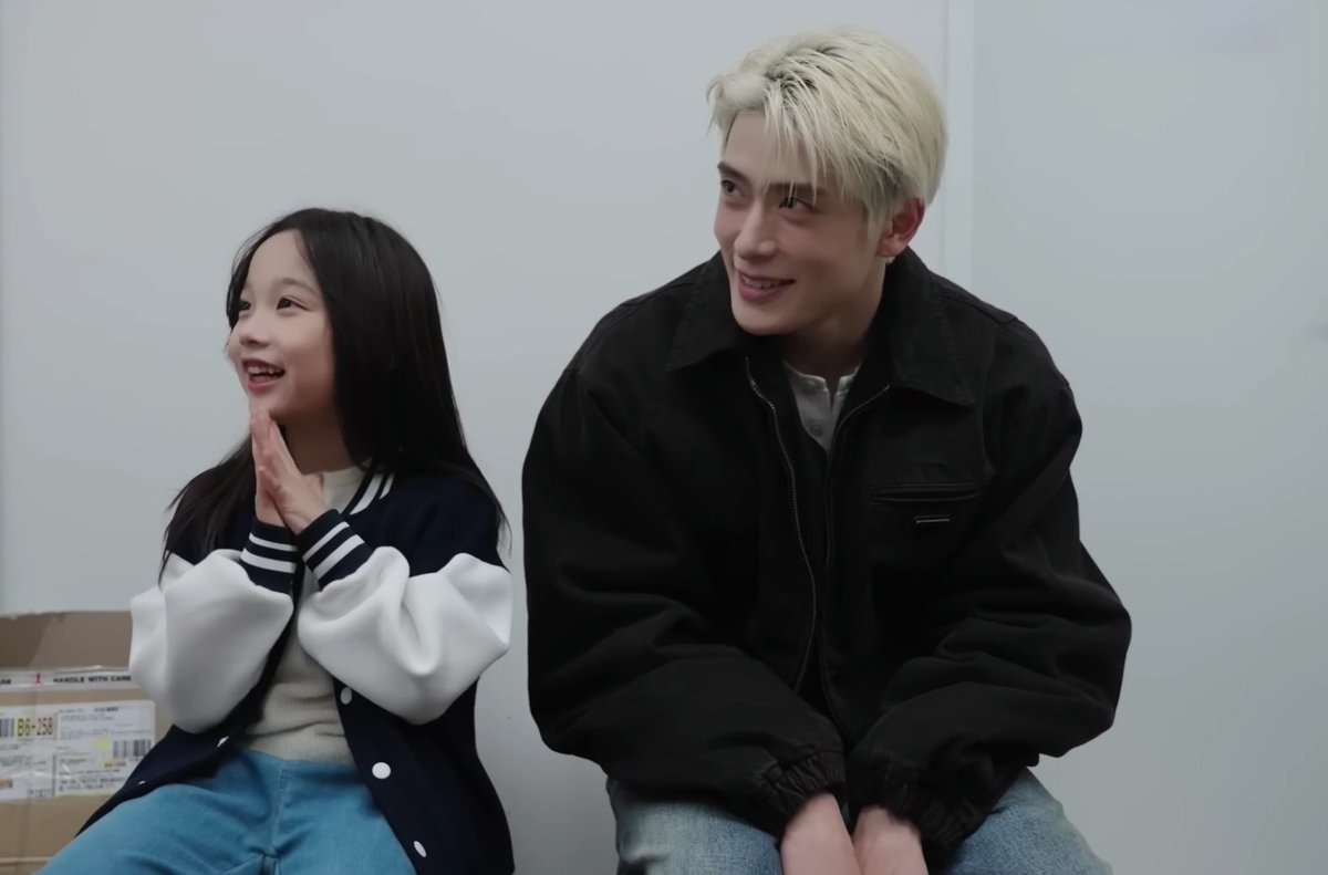 ADORE0214's tweet photo. the cutest https://t.co/V4IHcznLcg
