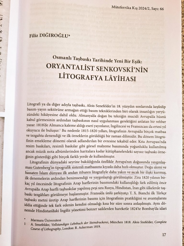 hhalilsolak's tweet photo. 📚İLK KEZ
Kitap tarihimizi aydınlatan yeni bir belge
📌18. yüzyılın sonunda bulunan taş baskısı tekniğinin, Polonyalı oryantalist Senkovski tarafından
1820'de II. Mahmud'a ayrıntılarıyla tanıtıldığı bir metin ve tek sayfalık taş baskı örneği Prof. Dr. Filiz Dığıroğlu tarafından tespit edildi. @filiz_di'nin makalesini Müteferrika'nın son sayısında okuyabilirsiniz. 

📌Osmanlı İmparatorluğu'nda taş baskı usulüyle basılan ilk kitap ise 1831 tarihli Nuhbetü't-Talim'dir.