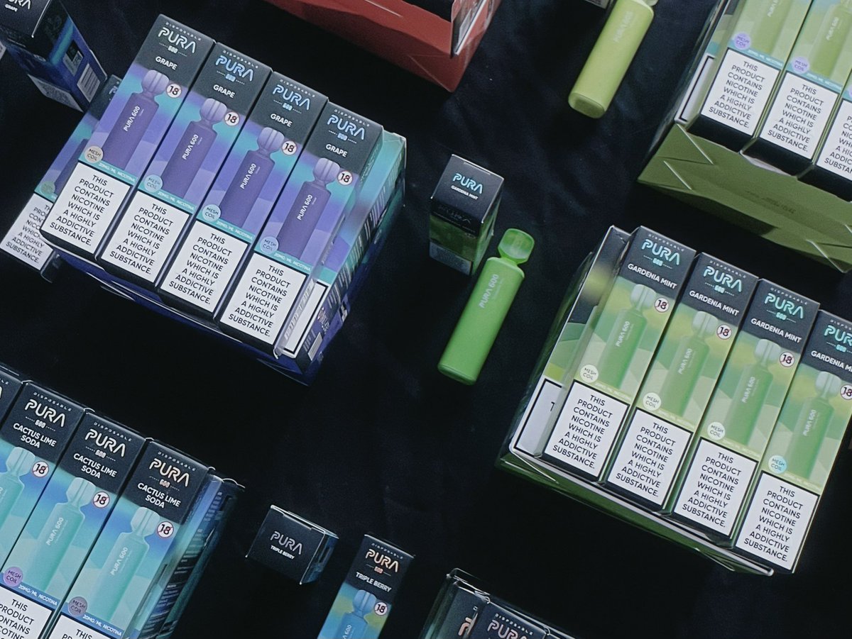 SnazzyTaste's tweet photo. Spent two days at #Richmix, London

Glad to meet new customers and introduce our unique 0 nicotine products 🤩

Guess where we're going next🤫

#london #UAL #vaping #snazzytaste #Christmas #NewYear2025 https://t.co/RDIwdxHbAx
