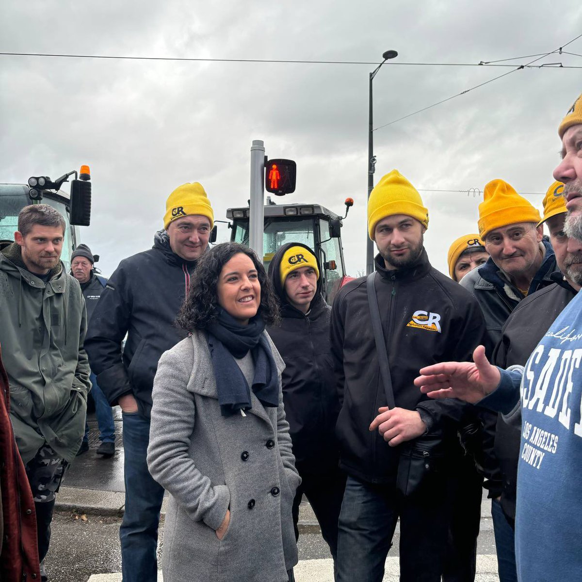 "L'accord avec le #Mercosur va nous tuer !"

Les agriculteurs français et allemands sont de retour devant le Parlement européen 🇪🇺! 

La mobilisation ne faiblit pas et s’internationalise : nous ne laisserons pas être adopté cet accord mortifère !
