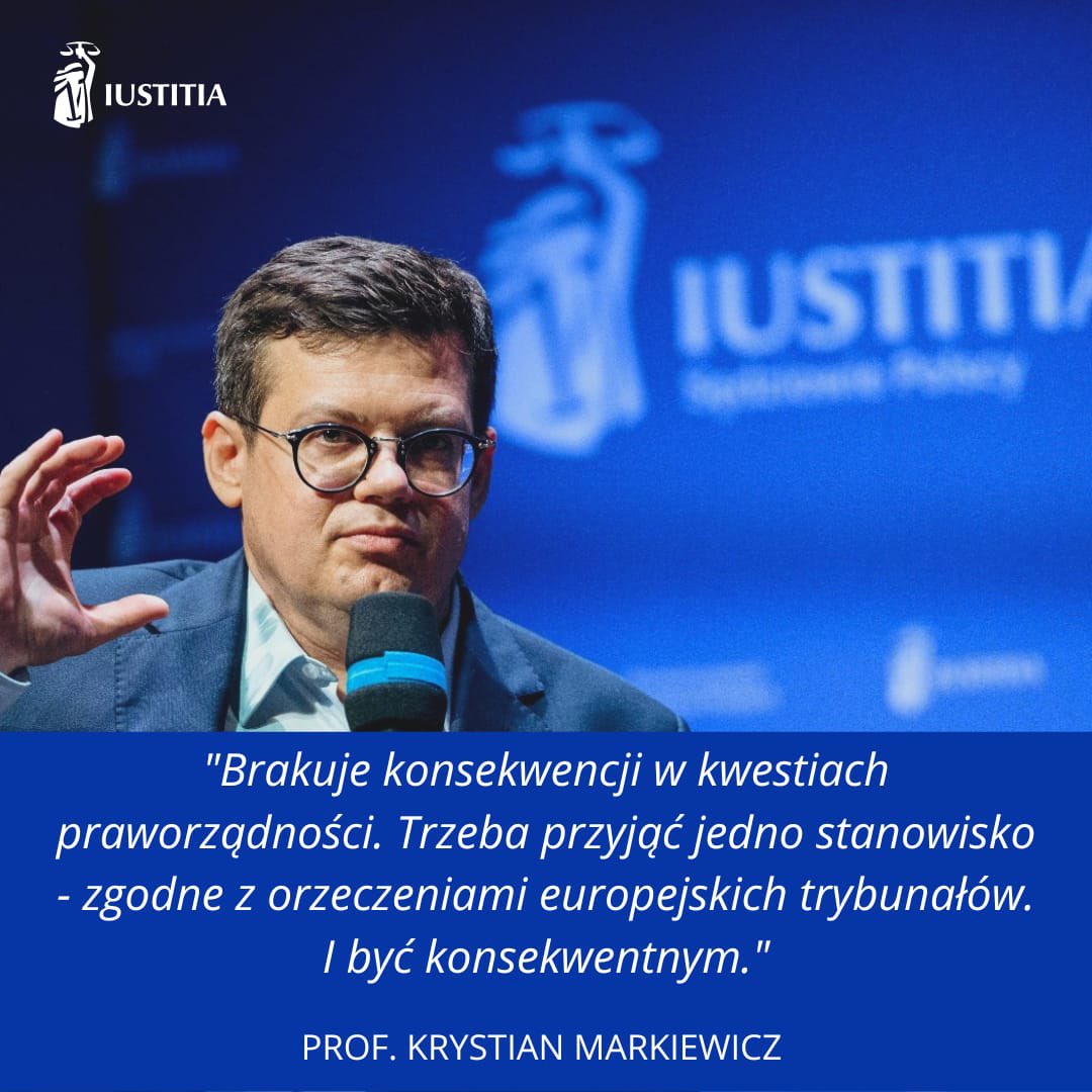 JudgesSsp's tweet photo. - Brakuje konsekwencji w kwestiach praworządności. Trzeba przyjąć jedno stanowisko - zgodne z orzeczeniami europejskich trybunałów. I być konsekwentnym - mówił na antenie TVN24 @tvn24 prezes #Iustitii prof. Krystian Markiewicz.
- Raz się mówi, że ktoś nie jest sędzią SN i premier cofa kontrasygnatę, a później Sejm zaprasza taką osobę na spotkanie. Raz mówi się, że nie ma prezesa TK, a następnie ten prezes składa sprawozdanie przed Sejmem - wskazał.
- Raz jest tak, a raz inaczej. To oczywisty brak konsekwencji. Jakby nikt nie panował nad tym co się dzieje. A potem się dziwimy, że jest galimatias. Trzeba być konsekwentnym. W przeciwnym razie wymiar sprawiedliwości będzie coraz bardziej rozchwiany - podkreślił sędzia Markiewicz.
- Trzeba nakreślić kalendarz na najbliższy rok i wiedzieć co chce się zrobić. Naprawdę nie ma już czasu i trzeba szukać rozwiązań. Rozmowy na ten temat powinny się toczyć od roku. Tu potrzeba jest determinacja - zaznaczył.
*link do całej rozmowy https://t.co/XGrtE2MBeg @tvn24rozmowa