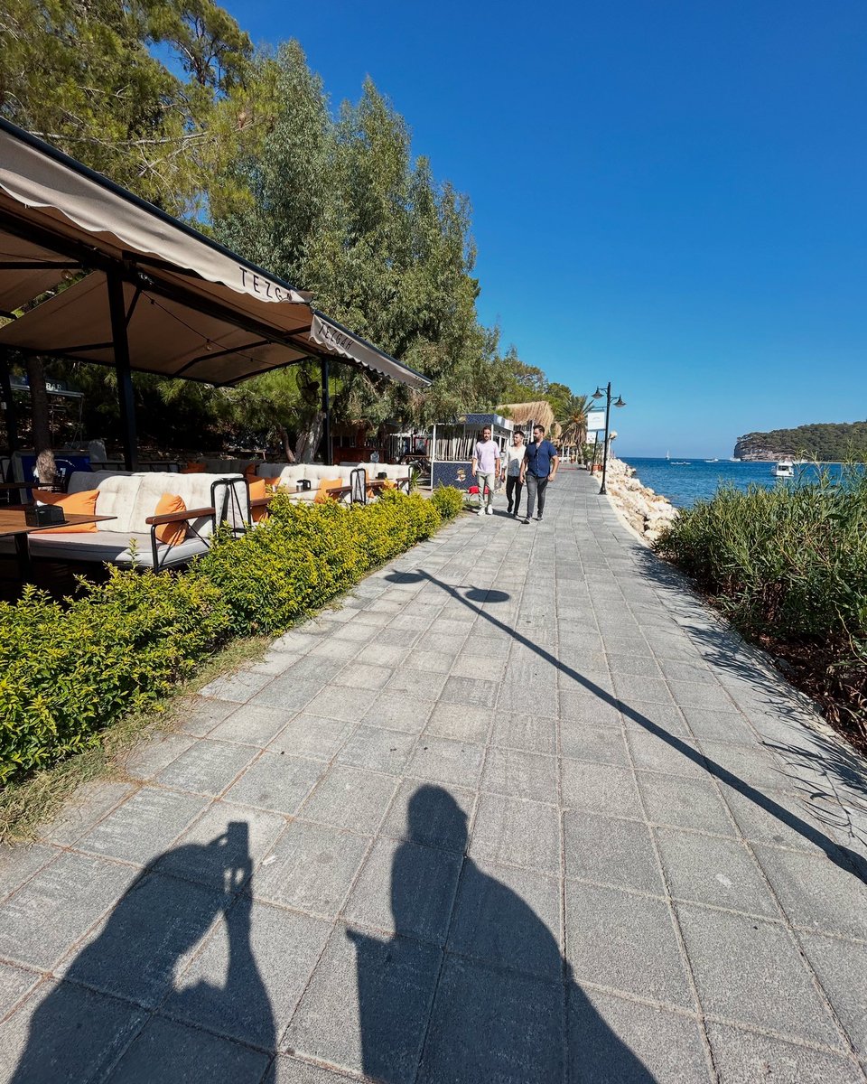 Çocukluğumda gölgemle oynaşırdım. Gün geldi güzel bir metafor olarak kullanıldı. Süreci fevkalade yöneten Sayın <a href="/HamitDemirH/">Hamit Demir</a> Hocama,beni onurlandıran isimsiz kahraman hakem hocalarıma çok teşekkür ediyorum. dergipark.org.tr/tr/download/ar…