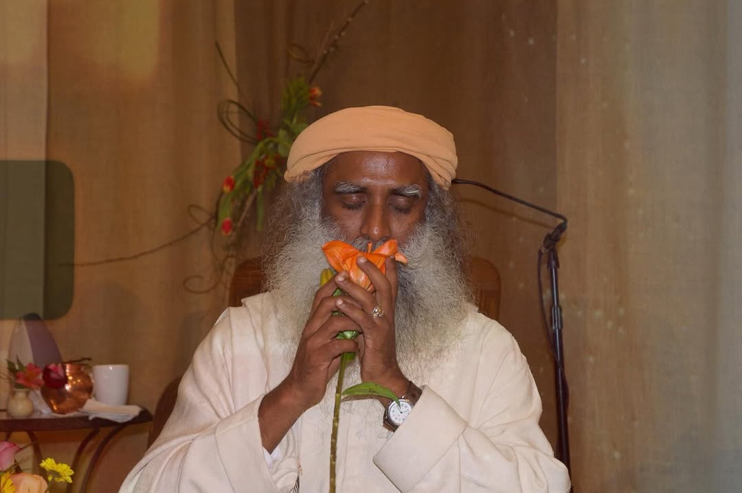 kachkayal's tweet photo. Inner Engineering is more than a program; it’s a doorway to blissful living. Thank you @SadhguruJV for empowering us to rewrite our inner worlds. 🕉️💛
#MePostIE
#InnerEngineering
#7StepsWithSadhguru https://t.co/XWPuzmvHpo