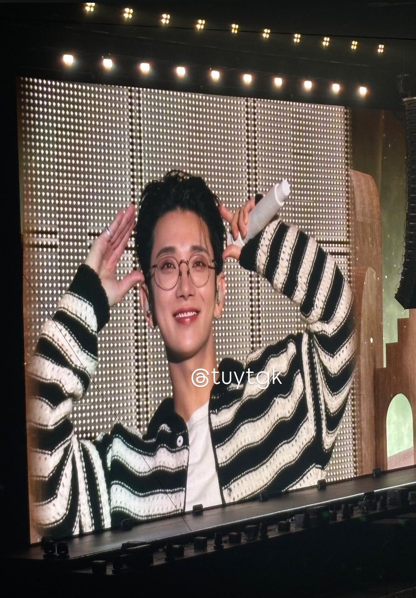 hjszones's tweet image. what an insane face card