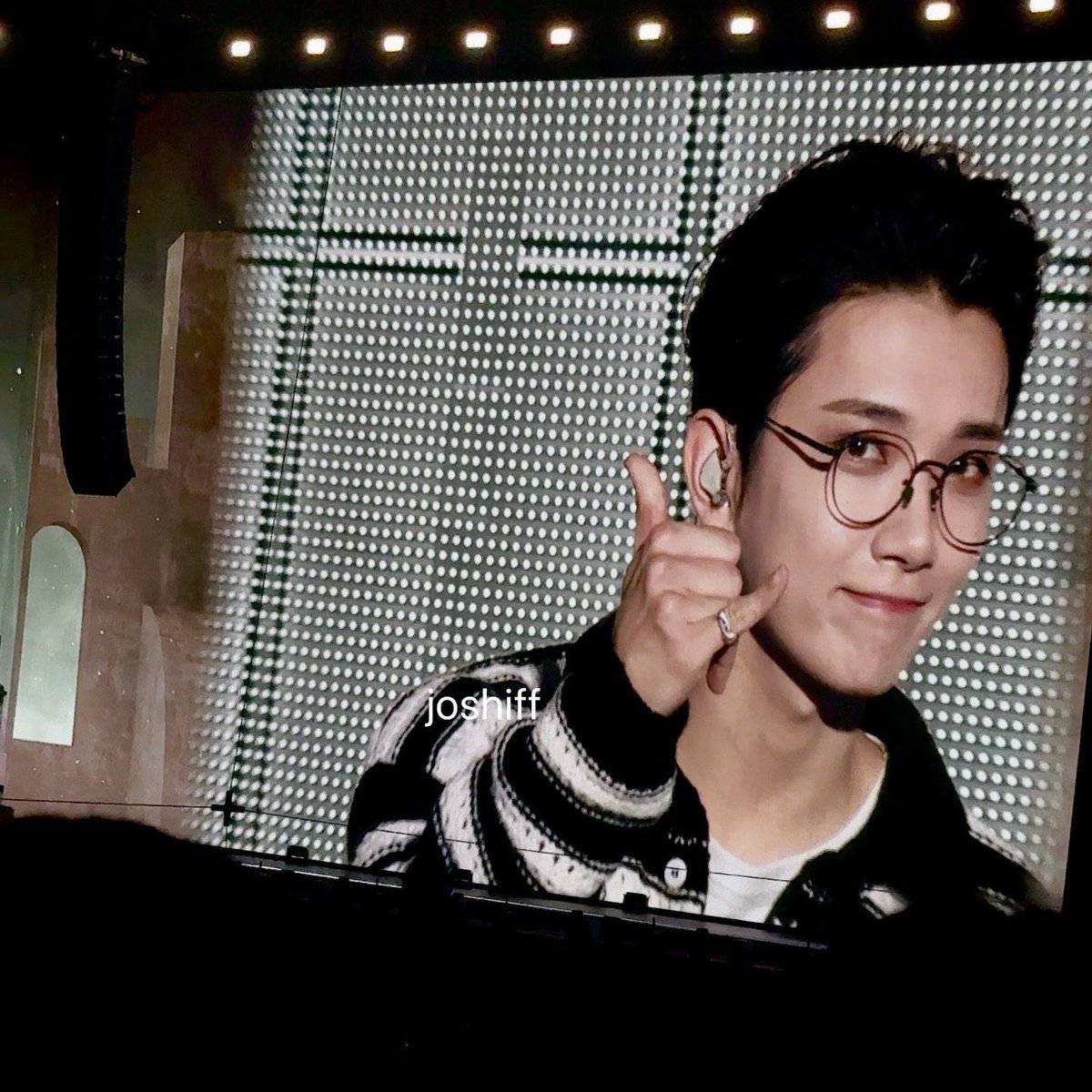 hjszones's tweet image. what an insane face card