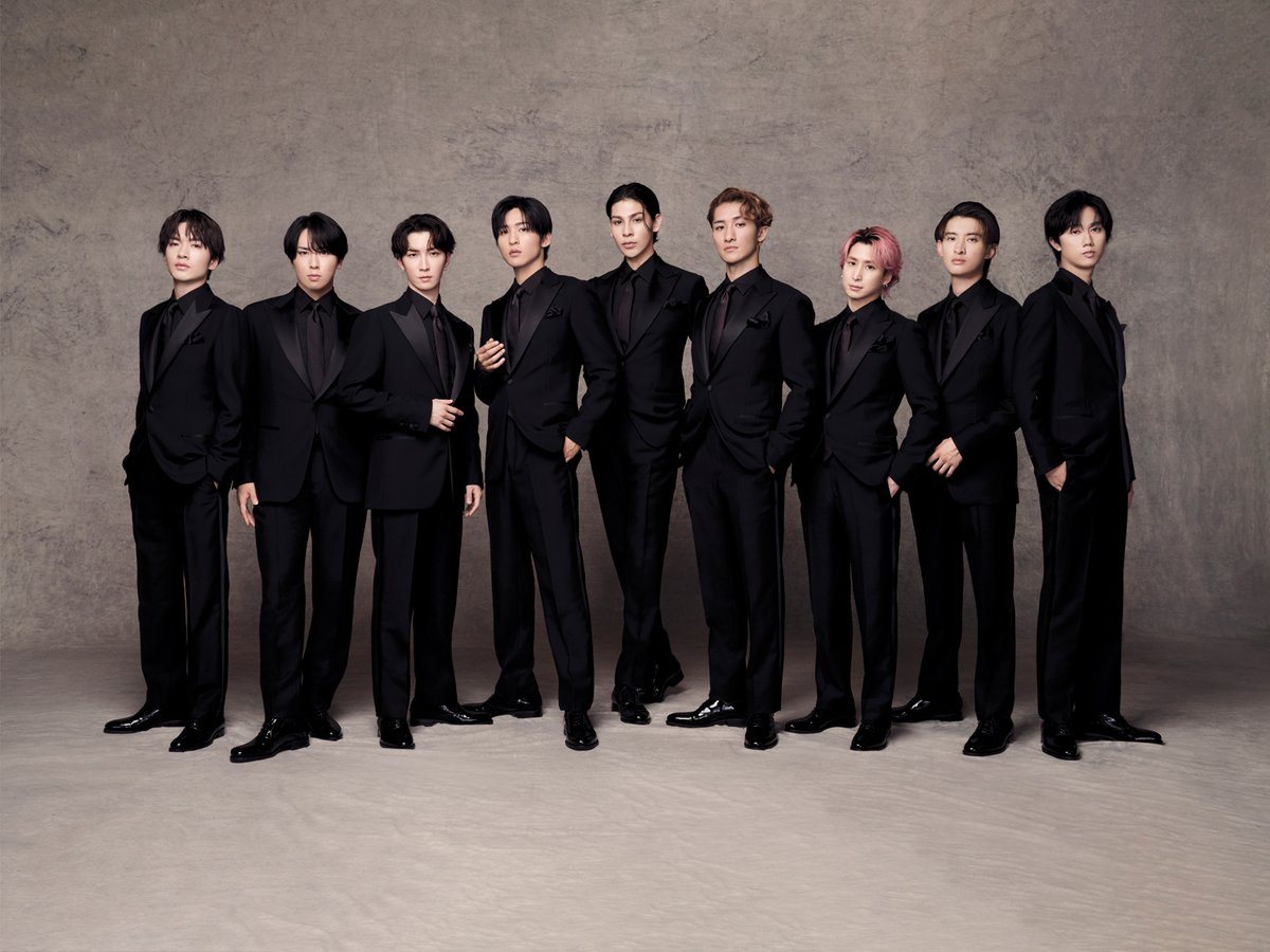 oricon's tweet photo. 🏆オリコン年間ランキング2024

🔸ミュージックDVD・Blu-ray Disc
1位 Snow Man
2位 なにわ男子
3位 SixTONES
4位 King &amp; Prince
5位 Hey! Say! JUMP
6位 WEST.
7位 WEST.
8位 Aぇ！ Group
9位 サザンオールスターズ
10位 B’z

🔻タイトル：売上数
https://t.co/SdlVPGVGcx

#SnowMan @SN__20200122 https://t.co/6vj3jrqK1y