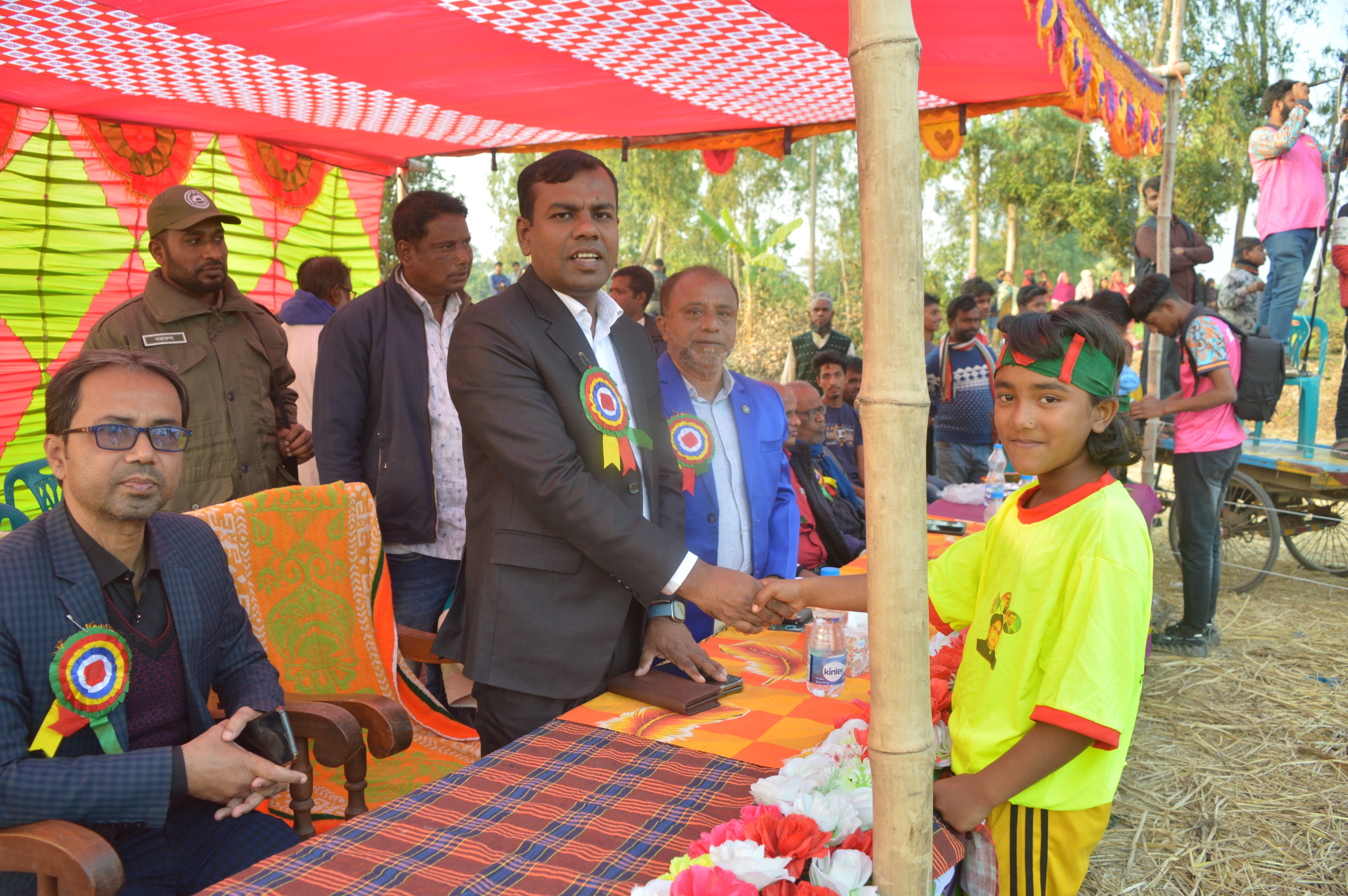 নওগাঁর আত্রাইয়ে অনুষ্ঠিত হয়ে গেল গ্রাম বাংলার ঐতিহ্যবাহী লাঠি খেলা