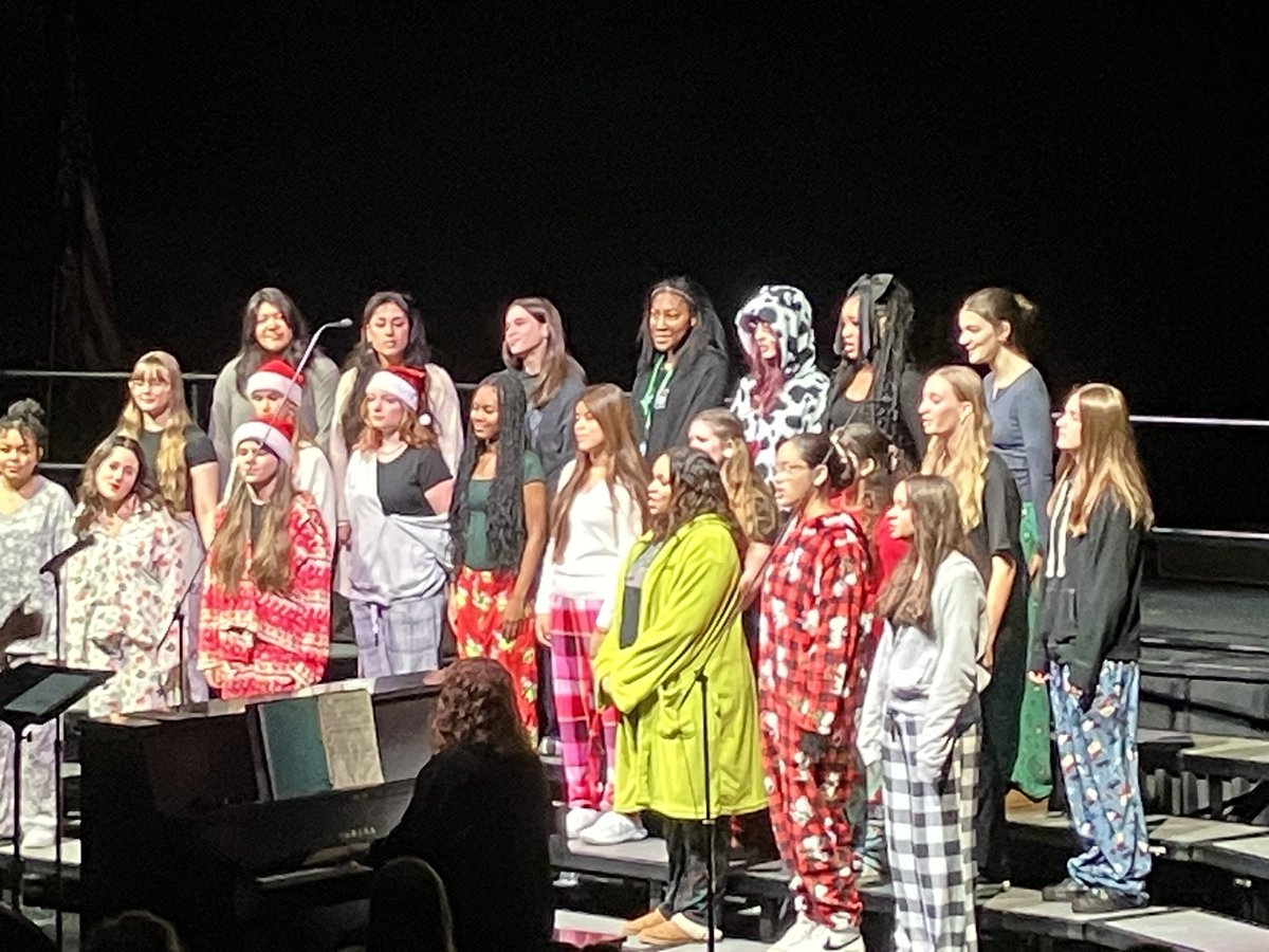 Natalie Bare tweet media