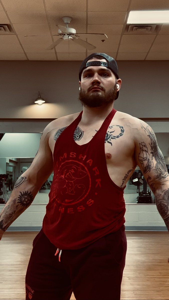 Admire the vascularity