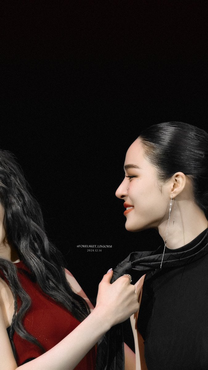F_LingOrm's tweet photo. 𝐅𝐚𝐧 𝐦𝐞𝐞𝐭𝐢𝐧𝐠 𝐢𝐧 𝐌𝐚𝐜𝐚𝐮 
𝟐𝟎𝟐𝟒.𝟏𝟐.𝟏𝟓

𝑳𝒐𝒗𝒆 𝒊𝒔 𝒕𝒉𝒆 𝒃𝒍𝒐𝒐𝒅 𝒐𝒏 𝒂 𝒓𝒐𝒔𝒆.

#LingOrm #หลิงออม
#ormkornnaphat #ออมกรณ์นภัส
#หลิงหลิงคอง #linglingkwong https://t.co/q1drVYTxvW