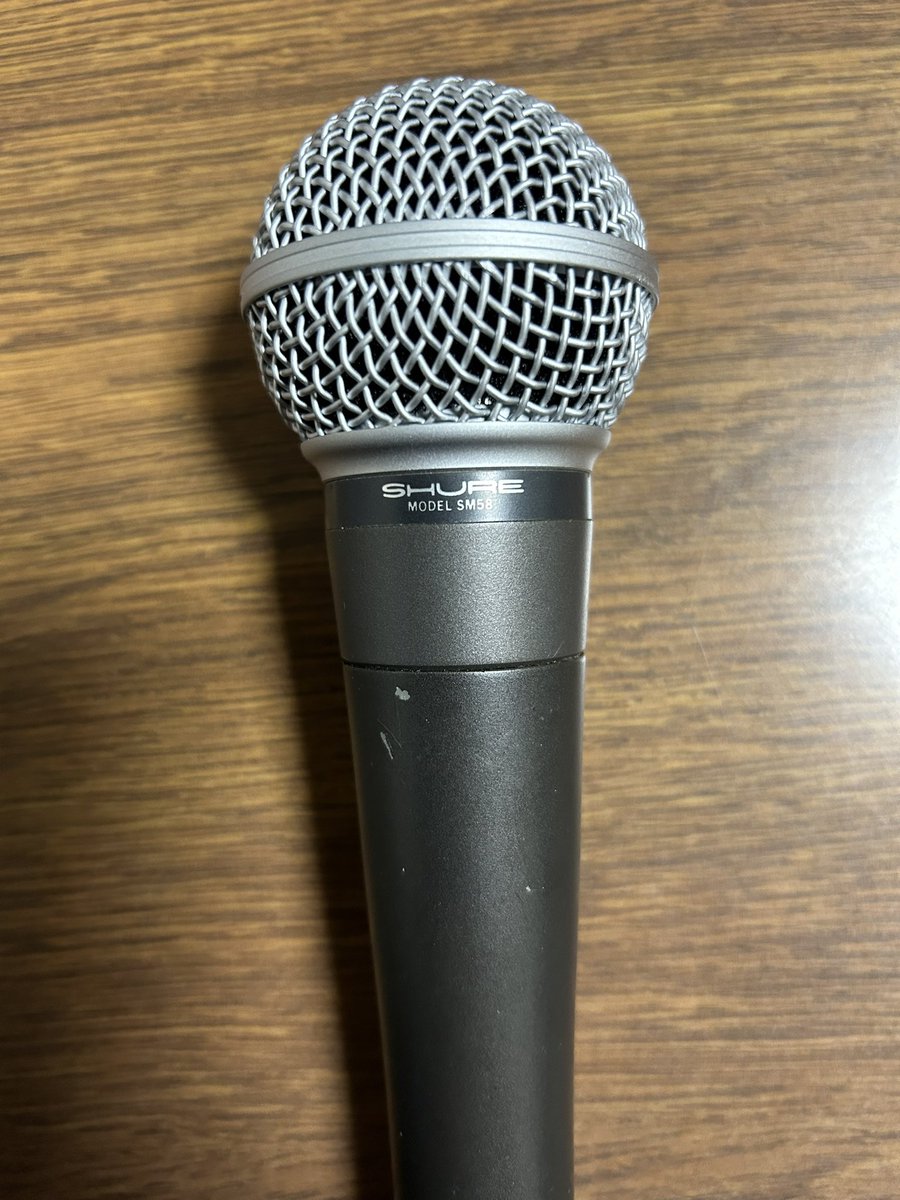 hitoshiyasuda's tweet photo. 親父が使っていたSHURE SM58は
アメリカ製…ヴィンテージ！！
音が違うっていう噂だけど
実際はどうなんだろう？？？
#shuresm58 https://t.co/VeazCSWDhF