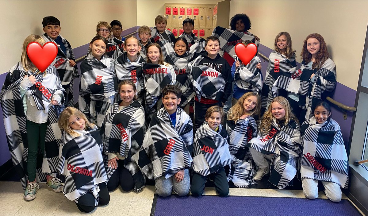Miss Dryden (@onegoalin5th) on Twitter photo Team Dryden wishes everyone happy holidays and see you in 2025❤️🖤 <a href="/RobertCS118/">Robert Crown School</a> #rcs118life #d118life #theymakemesmile #proudteacher Team Dryden wishes everyone happy holidays and see you in 2025❤️🖤 <a href="/RobertCS118/">Robert Crown School</a> #rcs118life #d118life #theymakemesmile #proudteacher