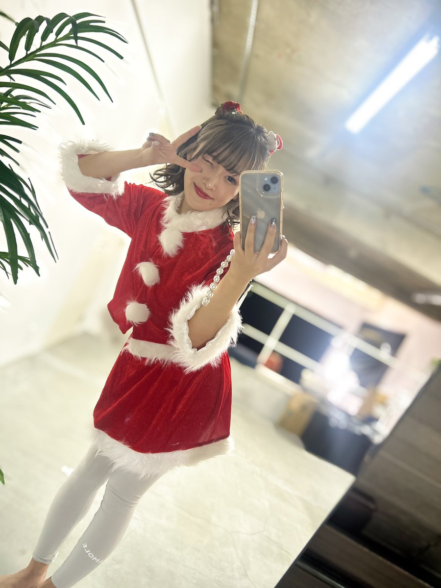 arichu_works's tweet photo. 今日からMirror FitはクリスマスWeek突入🎄🪞

年内最終配信の1週間、是非色々な先生のクリスマスレッスンをお楽しみください🎅

⚠︎来週木曜〜は年末年始休みのため配信はおやすみです🙏

#mirrorfit #ミラーフィット https://t.co/7NtC7BJGbw