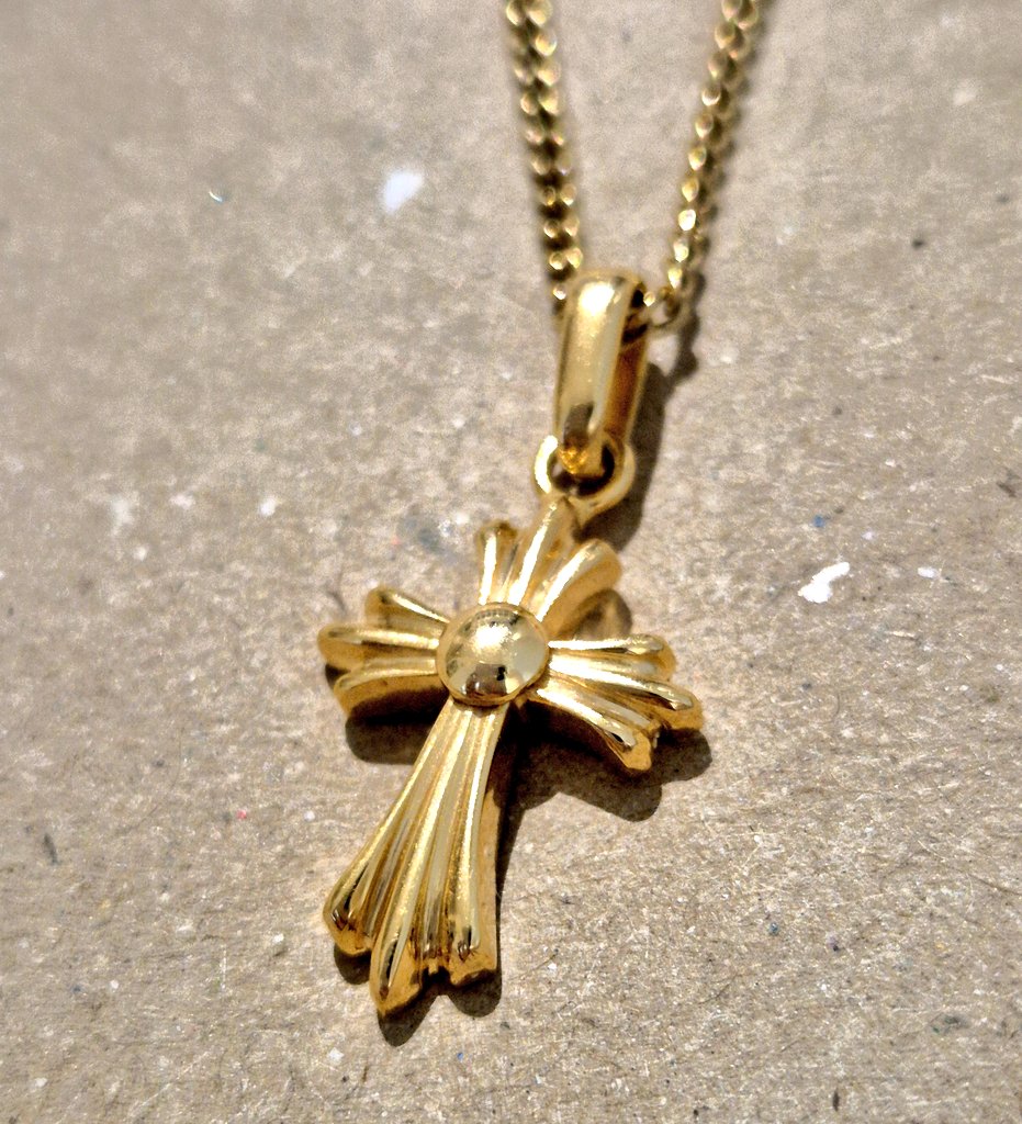 naked_bbh's tweet photo. My ColdHeart (CH) inspired pendant has arrived ๐ฅน๐ฅน๐ฅน
Now I know why B loves wearing this piece.. it's so elegant, regal, and definitely close to the heart.
#customjewels
#exojewels https://t.co/Ya1LyKYhdZ