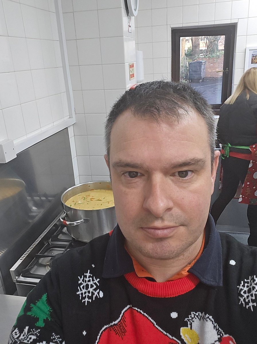 jonnyaw's tweet photo. Really worthwhile day spent preparing nutrious food for the homeless in Manchester.  Many thanks to @CrackingFood for facilitating and @CaseyCompanies for allowing the time to participate.  Fantastic effort from the team!  #corporatevolunteering #foodpoverty https://t.co/WoK1ryJhsE