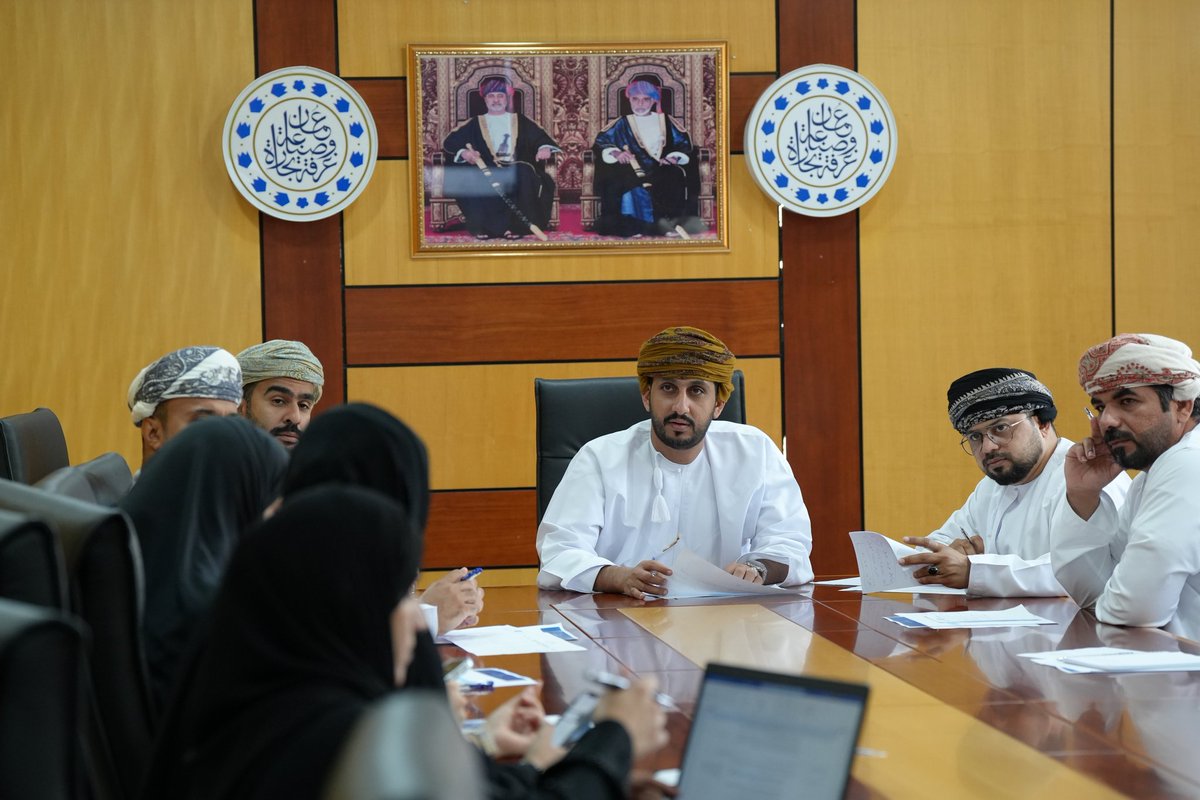 OCCI_BN's tweet photo. عقدت لجنة المؤسسات الصغيرة والمتوسطة  اجتماعها بالتشكيل الجديد برئاسة الفاضل أحمد  بن سالمين الكمشكي رئيس اللجنة، وبحضور اعضاء اللجنة.

تم خلال الاجتماع استعراض مهام عمل اللجنة واللائحة المنظمة لعمل اللجان، ومناقشة إعداد خطة اللجنة التي تهدف إلى خدمة رواد الأعمال وأصحاب المؤسسات الصغيرة والمتوسطة بالمحافظة.