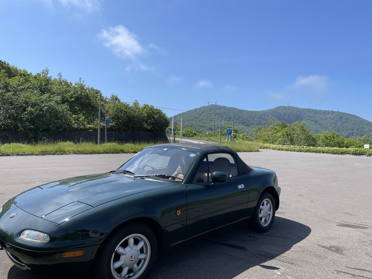 kyonsu1907's tweet photo. A110を冬眠させて1ヶ月…
もう乗りたいのにまだ1ヶ月しか経ってないなんて。あと3ヶ月は乗れないなんて。
北の大地は厳しいです🥺

D110はすこぶる快調で荒れた雪道でも頼もしいけどスポーティさに飢えてます🙃
NAロードスターは明日から車検ですし🥲
その内A110の冬タイヤ買うかもしれない… https://t.co/2IKj78uADS