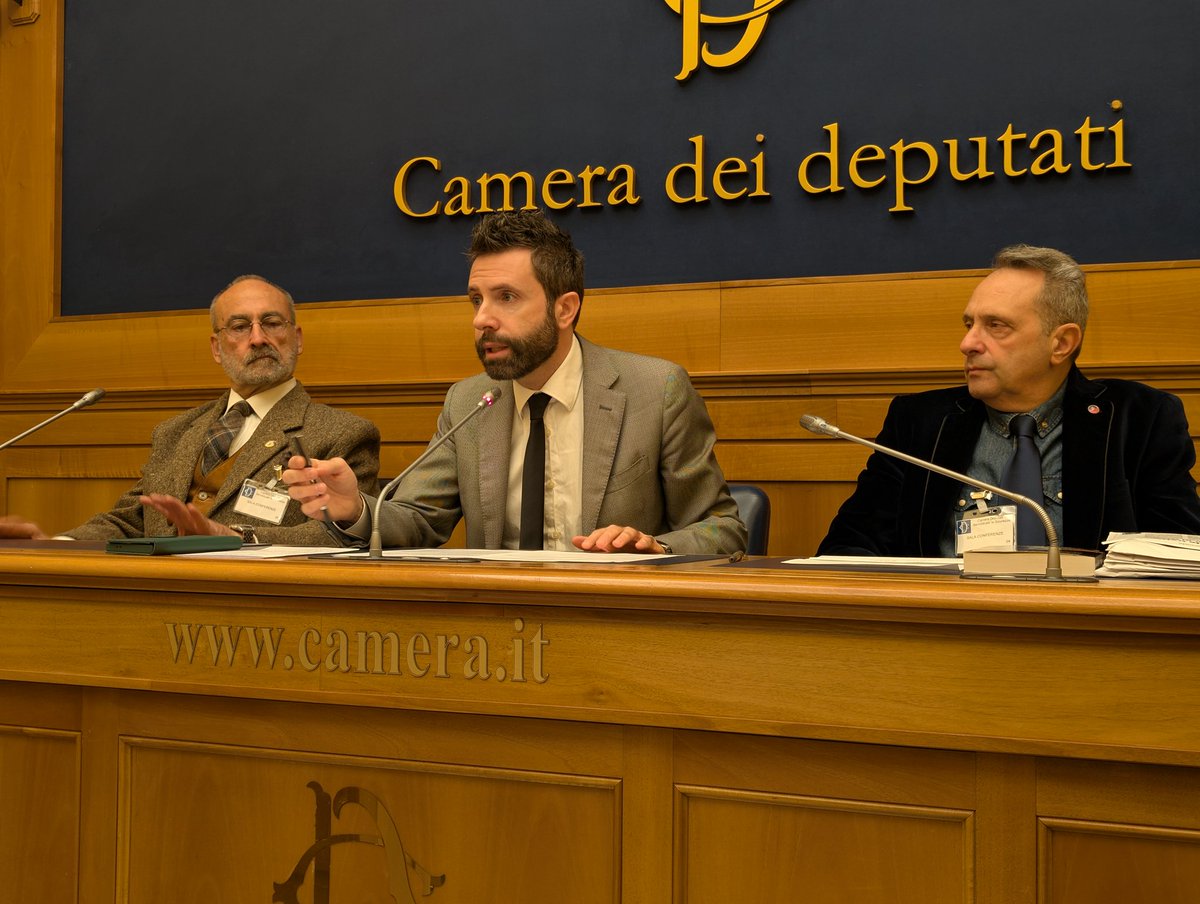 Conferenza Stampa: #ChicoForti, una storia con il sipario ancora aperto 

Segui la diretta 👇 webtv.camera.it/evento/26993