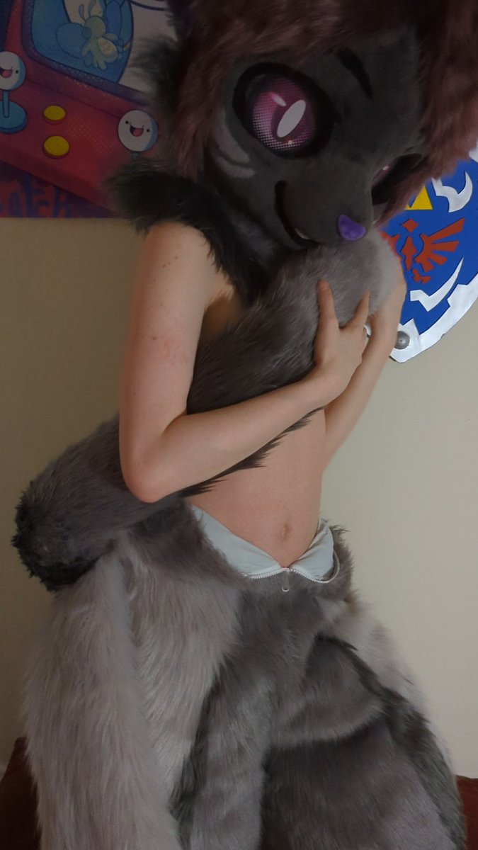 EclipseTheDrone's tweet photo. As promised I did shirtless #Fursuit photos >//> I don't think my Twink body works very well for this trope~ https://t.co/wIRKT0JPNc