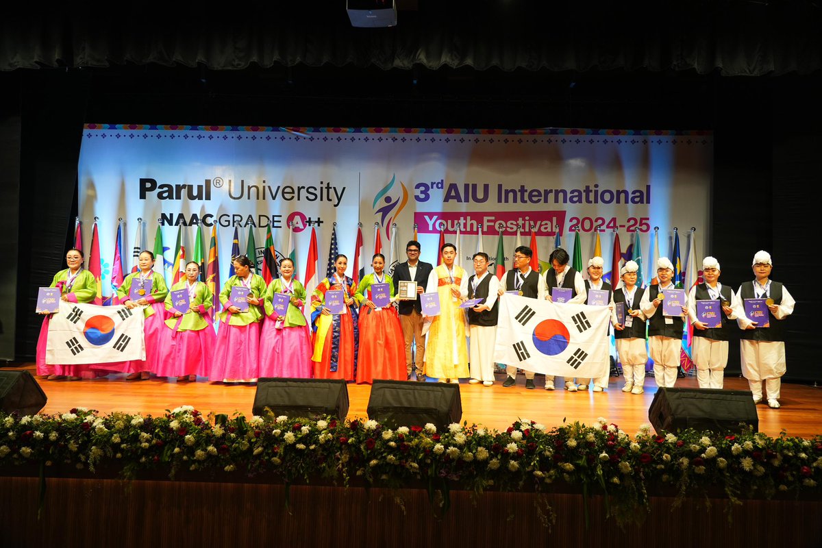 drdevanshupatel's tweet photo. Honored to celebrate talent and diversity at the International Youth Festival of AIU at @ParulUniversity ! 🌍🎉 With 700 students from 32 countries, it was a vibrant celebration of culture, creativity, and unity. Here’s to a future of collaboration! 🌟 #AIU #GlobalUnity https://t.co/5RwLpC6Vjt