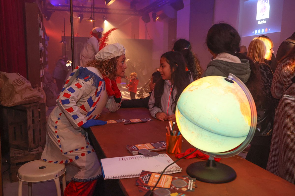 👑𝐂𝐚𝐦𝐩𝐚𝐦𝐞𝐧𝐭 𝐑𝐞𝐢𝐚𝐥, 🎁𝐅𝐚̀𝐛𝐫𝐢𝐜𝐚 𝐝𝐞 𝐉𝐨𝐠𝐮𝐢𝐧𝐞𝐬 𝐢 🌿 𝐁𝐨𝐬𝐜 𝐝𝐞𝐥𝐬 𝐃𝐞𝐬𝐢𝐭𝐣𝐨𝐬

📢 Següent tram de reserves:
📅Divendres 20/12, a les 12h i les 18h

🎟️Reserva d'entrades🔗 tuit.cat/h769l

#LHospitalet #NadalLH