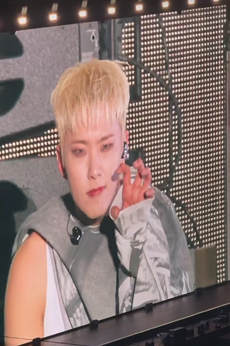 호시 ✭ tweet media