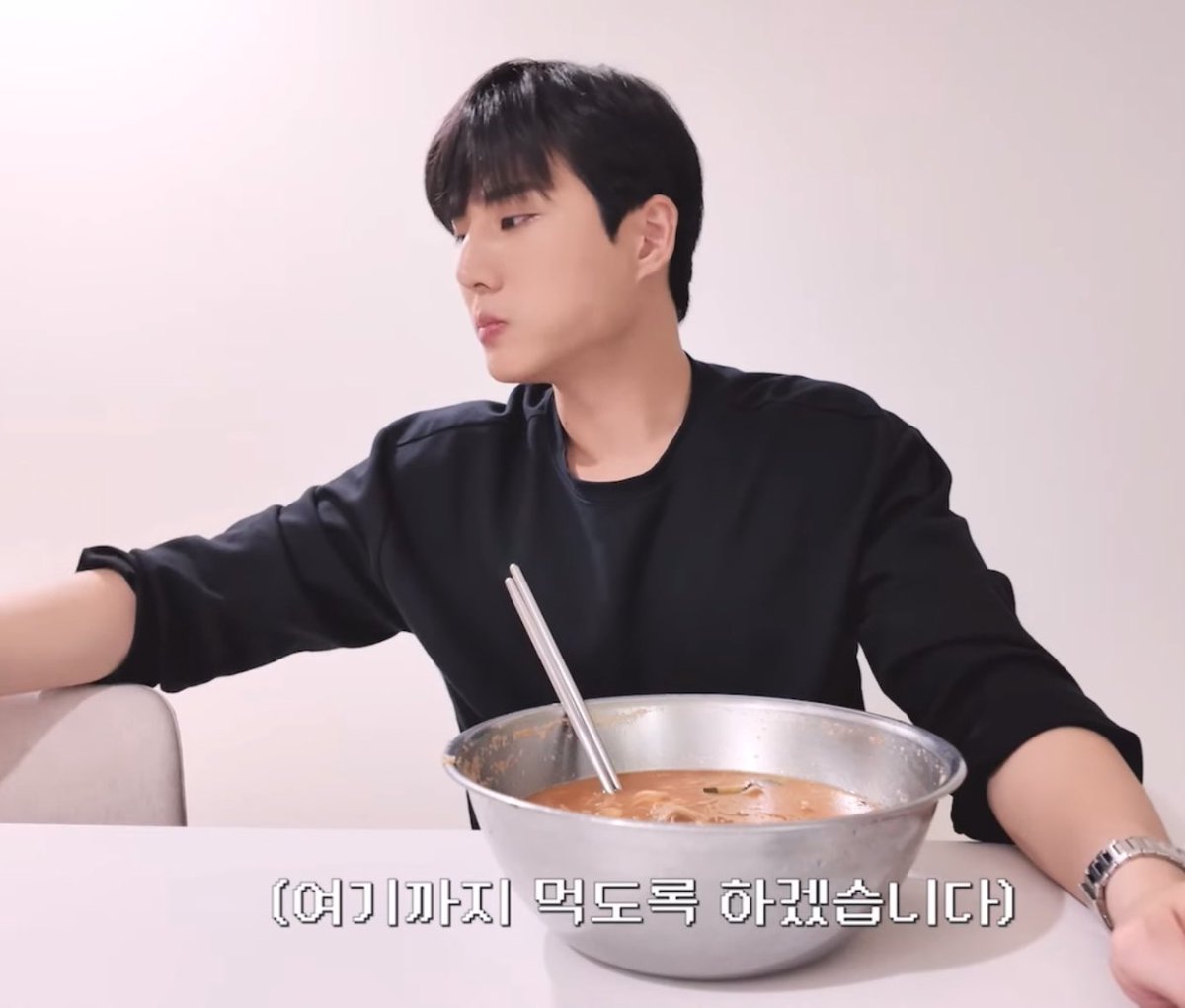 손목이 너무 얇아서 놀람