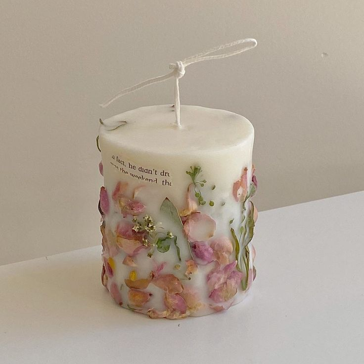 prettiestavenue's tweet photo. flower scented candles https://t.co/HLpXwnSv51