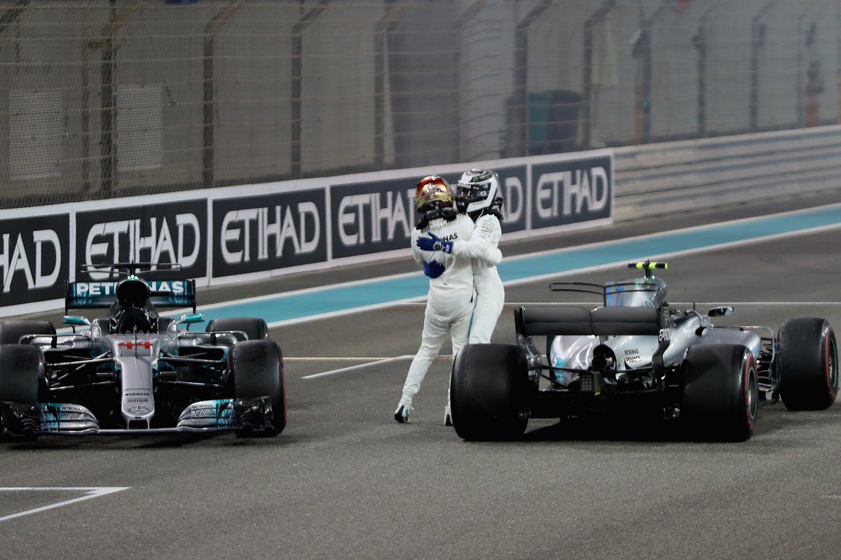 F1's tweet photo. Mercedes, it’s Valtteri 👋

VB returns to the Silver Arrows 🩶 

#F1 @MercedesAMGF1 https://t.co/2TXpYVszh5