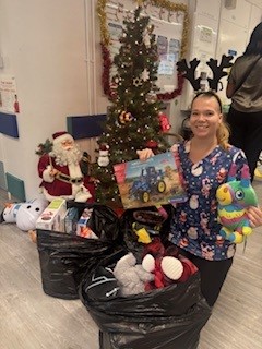 Harris Junior Academy Carshalton (@harris_jac) on Twitter photo Thank you to those who donated to the St Helier Toy
Appeal. All donations were taken to the hospital today. The hospital staff & nurses were extremely grateful. A very special thank you to Ms Stock who coordinated everything. <a href="/HarrisFed/">Harris Federation</a> Thank you to those who donated to the St Helier Toy
Appeal. All donations were taken to the hospital today. The hospital staff & nurses were extremely grateful. A very special thank you to Ms Stock who coordinated everything. <a href="/HarrisFed/">Harris Federation</a>