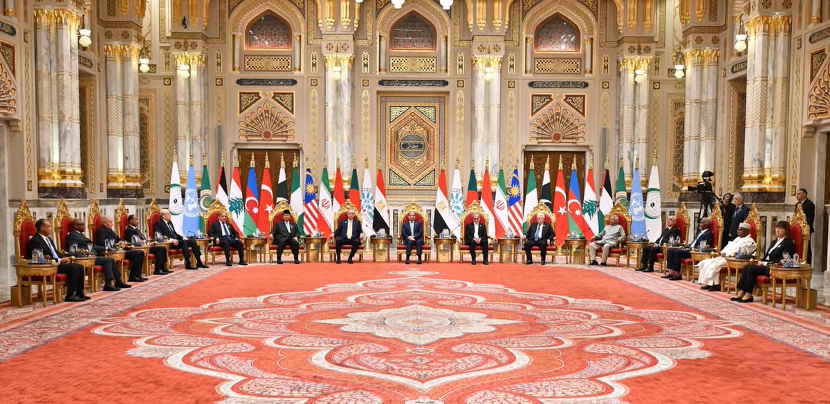 قمة الدول الثماني النامية بعاصمة البذخ الإدارية! 
#عبث