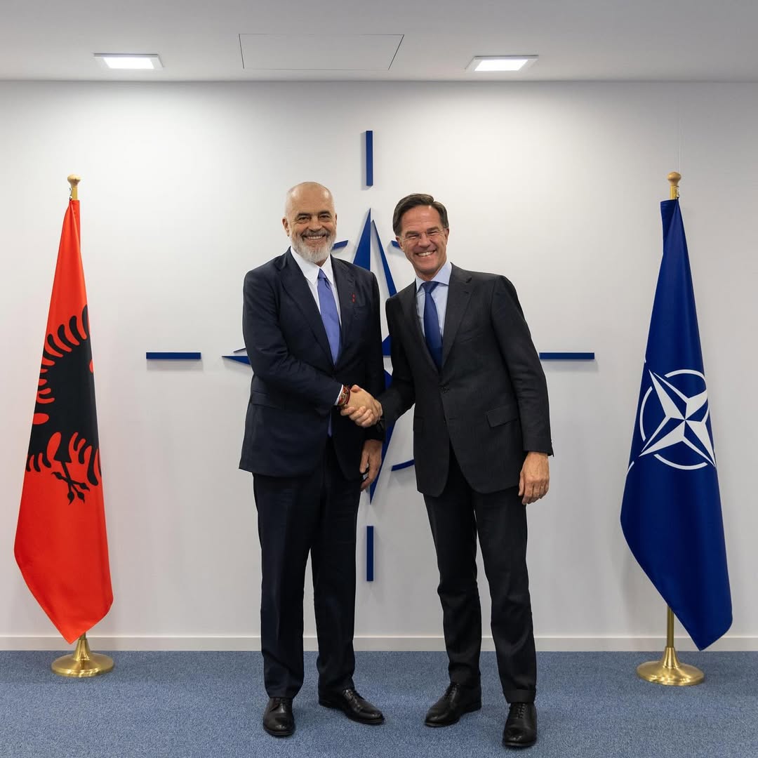 EndritYzeiraj's tweet image. In Brussels, we advanced 🇦🇱’s EU path:

✅ Opened negotiations on Chapter 6 (foreign policy &amp;amp; trade)
✅ Strengthened #NATO ties with our mission
✅ Signed Albania-EU Security &amp;amp; Defense Partnership
✅ Attended the EU-Western Balkans Summit

Forward together! 🇦🇱🤝🇪🇺 #EUintegration