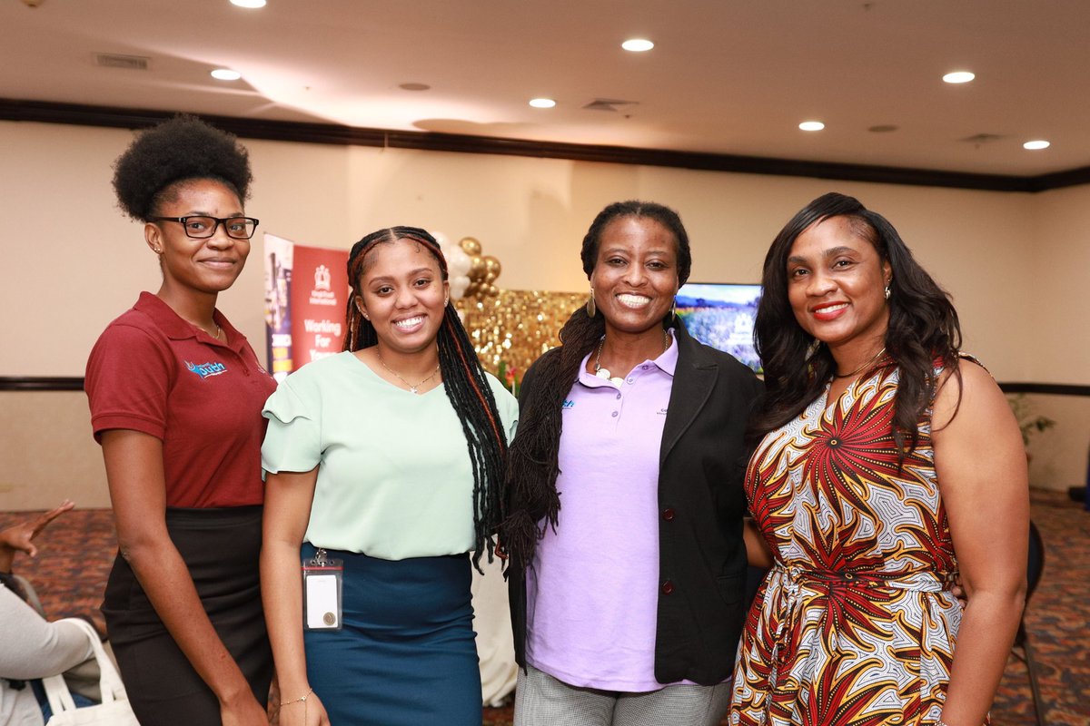 KingsTrustInt's tweet photo. We proudly awarded Shane the 2024 King’s Trust Global Young Achiever for the Caribbean!🎉Thanks to #ExploreEnterprise by @jybtforyouth, young entrepreneurs like him are turning ideas into thriving businesses. Special thanks to @MOEYJamaica & our alumni for joining us in Jamaica. https://t.co/gqs606zMDG