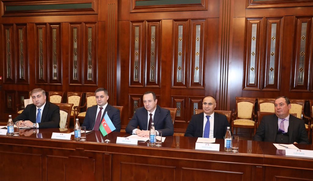 Türkiyə Ədliyyə Akademiyasının rəhbəri Muhittin Özdemirin başçılıq etdiyi nümayəndə heyəti Azərbaycan Respublikasının Ali Məhkəməsində olub

Ətraflı: supremecourt.gov.az/az/media/xeber…