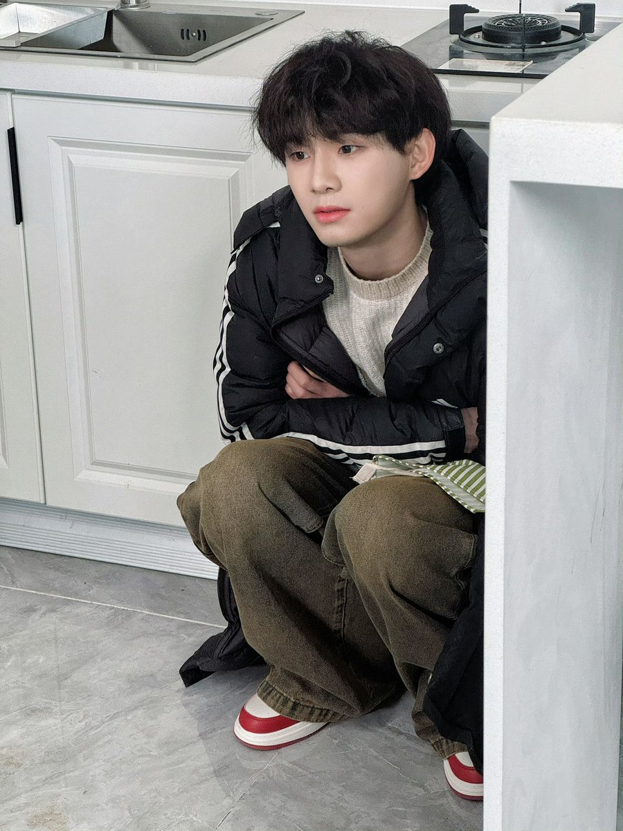 [📸] YAOCHEN

🔴⚫️❤️🖤 

YAOCHEN(야오천) The 1st Mini Album🦋
Global: yao-chen.lnk.to/BetterWithYou

#姚琛 #야오천 #YAOCHEN
#BetterWithYou #有你更好