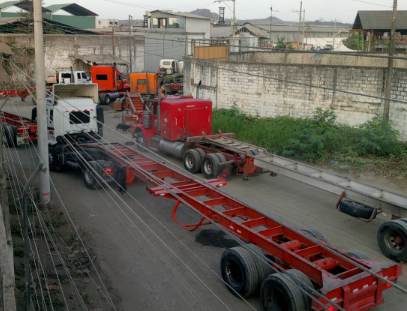 lispaola84's tweet photo. @ATMGuayaquil En oreja vial de vía a Daule salida perimetral km 14 @luisantonio_r  recurrente colapso en las vías causado por camioneros que bloquean el tránsito todos los jueves. Cuándo será que aparecen? https://t.co/xHoFrtogF5