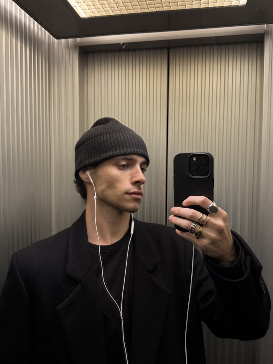 👀