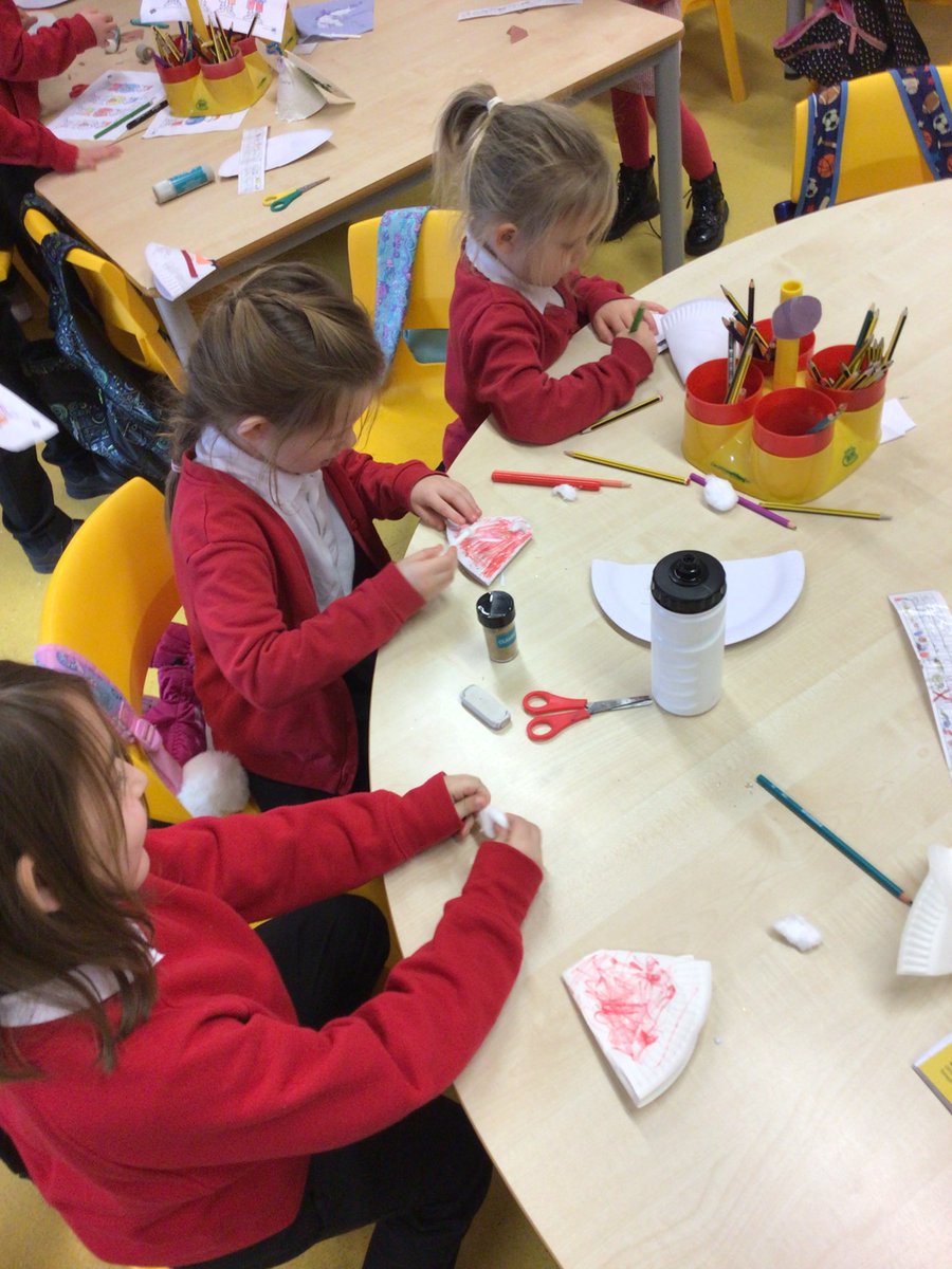 SchoolHillside1's tweet photo. P2SP have been busy crafting again today. We made ‘rocking‘ snowmen, reindeers and Christmas trees. #P2SP #christmas #crafts https://t.co/B7FalH6bH8
