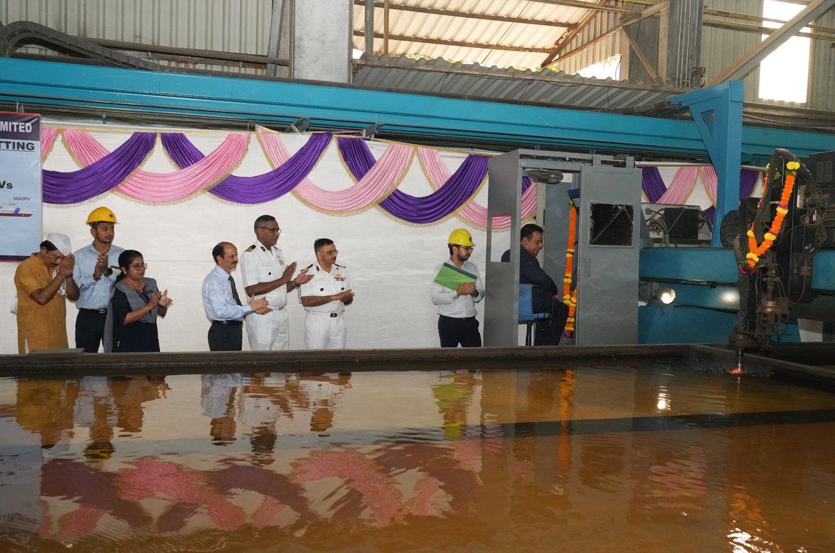 MazagonDockLtd's tweet photo. The start of production ceremony for the first vessel of the 14 Fast Patrol Vessels (FPVs) project and the 2nd Next Generation Offshore Patrol Vessel (NGOPV) for the #indiancoastguard (ICG) was performed today at #MDL. Mr. Biju George, Director (Shipbuilding), led the plate cutting ceremony, joined by DIG Shajen Kurian, PD(MAT), DIG Alankar Singh, CGRPS MBI, and other senior officials from MDL and ICG. MDL will design, construct, and deliver 14 FPVs and 6 NGOPVs for the ICG under these projects

@PMOIndia 
@DefenceMinIndia 
@SethSanjayMP 
@SpokespersonMoD 
@DefProdnIndia 
@IndiaCoastGuard