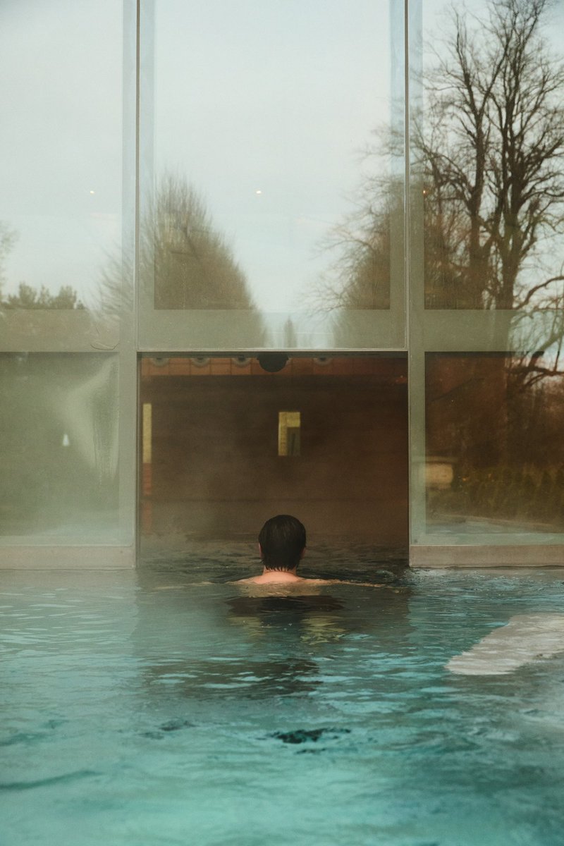 Join us this festive season for an indulgent Afternoon Tea - the perfect traditional treat 🥂🎄

Fancy pampering yourself at the same time? Choose the ‘Spa &amp; Afternoon Tea’ package 🧘‍♀️

lucknampark.co.uk/dining/afterno…

lucknampark.co.uk/spa-day/spa-an…

📸 @aliciawaite_