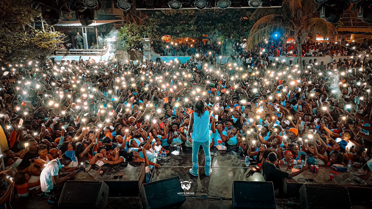 TWilmain's tweet photo. Happy Birthday @hitroubleboy 
Mizik ou yo se pi gwo zam mw itilize pou m konbat move moman yo e mizik ou yo tj la nan moman kè kontan yo.
Mèsi anpil pou prezans ou chak jou nan lavi mw.
#MySuperStar💙
#CapRoi💙
#TroubleGang💙
#TilWeDie💙 https://t.co/1fAnfAfq58