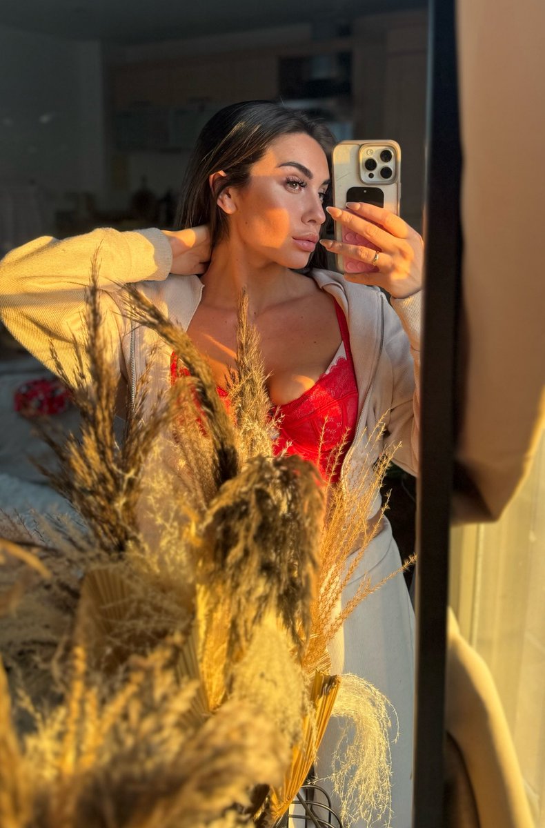 GeorgieMaria tweet media