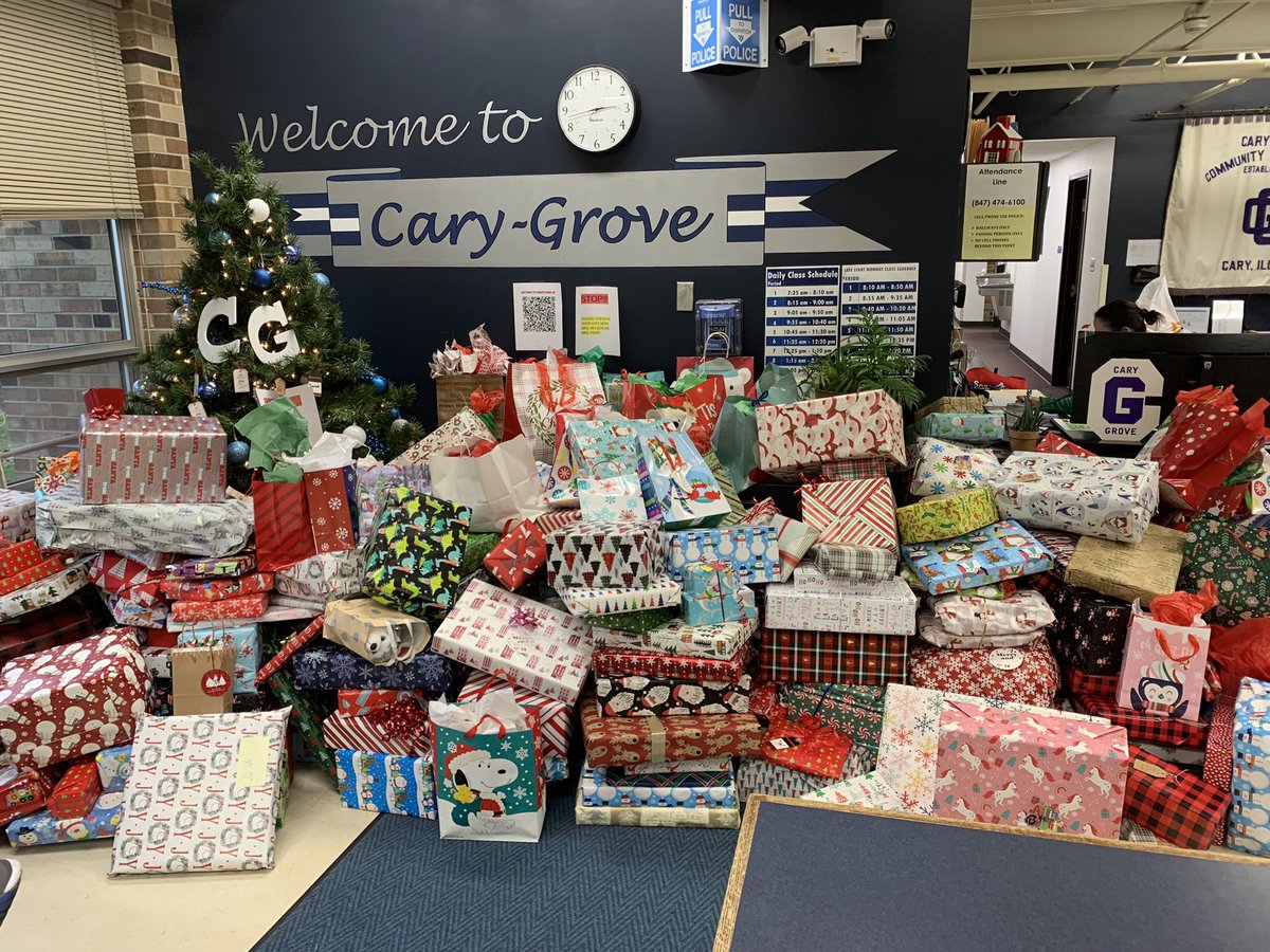 THIS TEAM!!!!🙌🏼🙌🏼🙌🏼 600 gifts collected. 55 family lists cleared. Their heart for our great community makes mine explode. Way to go INTERACT! ❤️ <a href="/RySlatts/">Ryan Slattery</a>