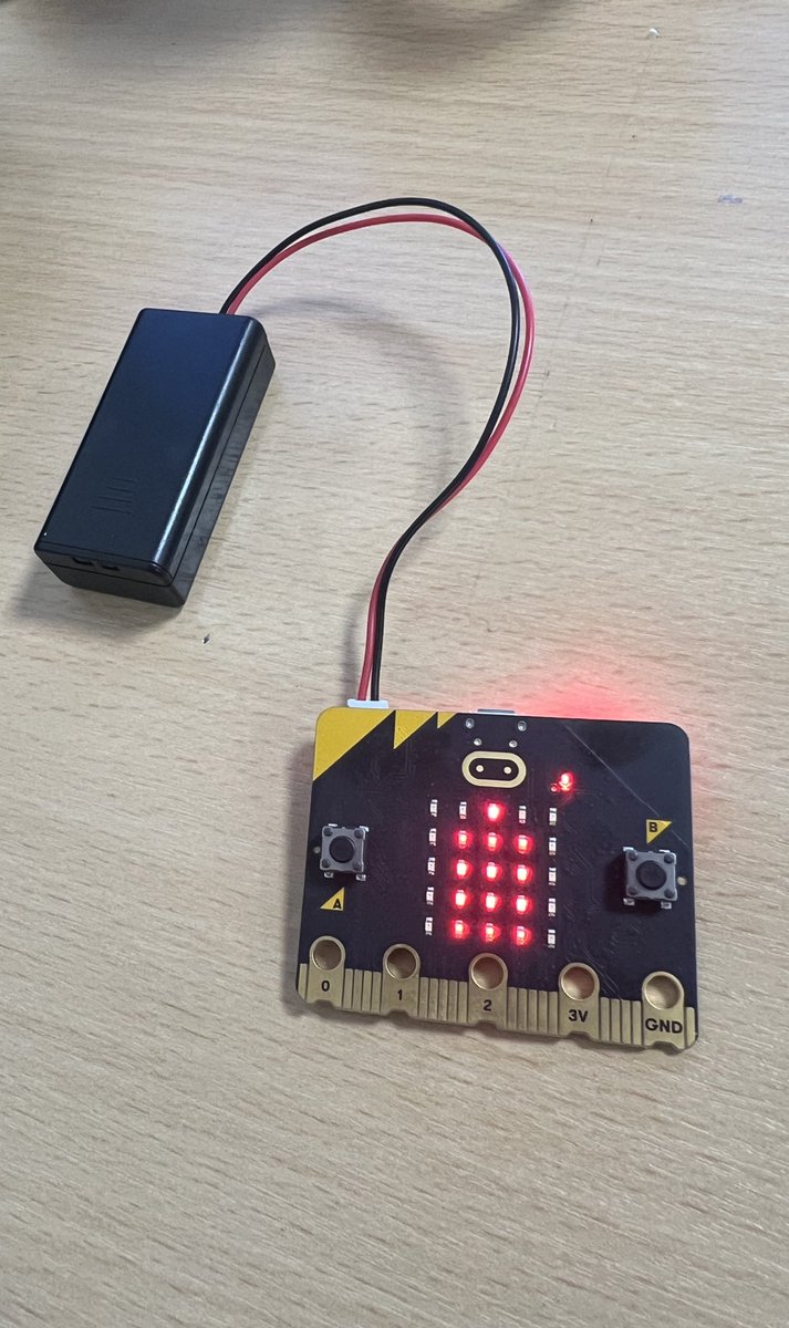 TCSoABusTech's tweet image. Mrs Howie’s S1 class using BBC Microbit V2s to create a Christmas candle they can blow out 🕯️