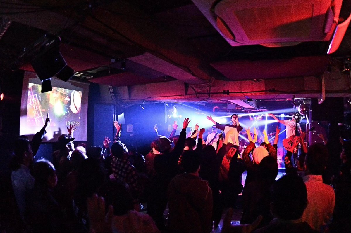 THEROCKSTATION2's tweet photo. ライブレポート

「MY sTRiNgs」

THEROCKSTATION/24
2024.12.7/新所沢THE ROCK

3月の周年祭、そして今年の締めとなる今回。
彼等は確実に決めてくれる、鋭く刺激してくれる。
見るたびにバンドとしての形が研ぎ澄まされ魅力を増している。

#ロクステ
#新所沢therock 
#mystrings
#photobyGenki https://t.co/Mi4CJeKxFG
