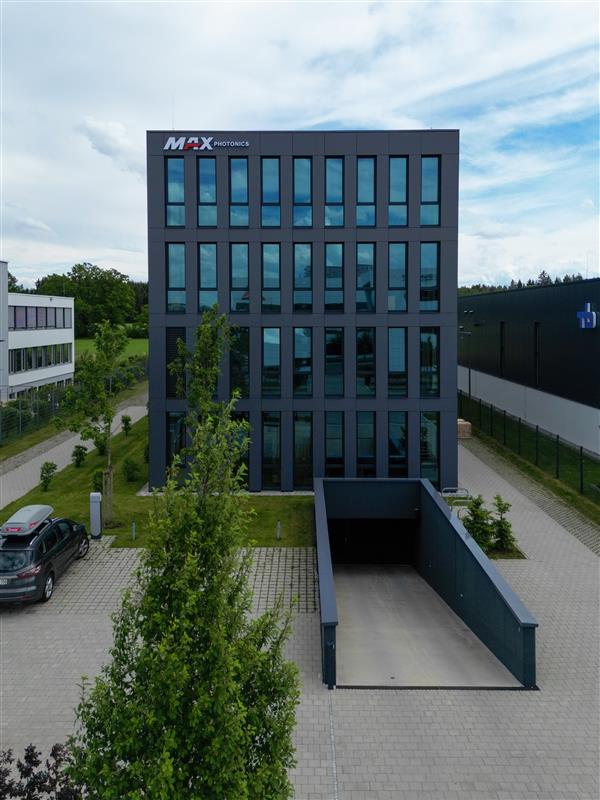 EEngineeringMag's tweet image. #Maxphotonics&apos;s technology enables the bundling of light through #fiber optics for a wide range of #applications, including #welding and #cutting. 
tinyurl.com/mrxkt5na