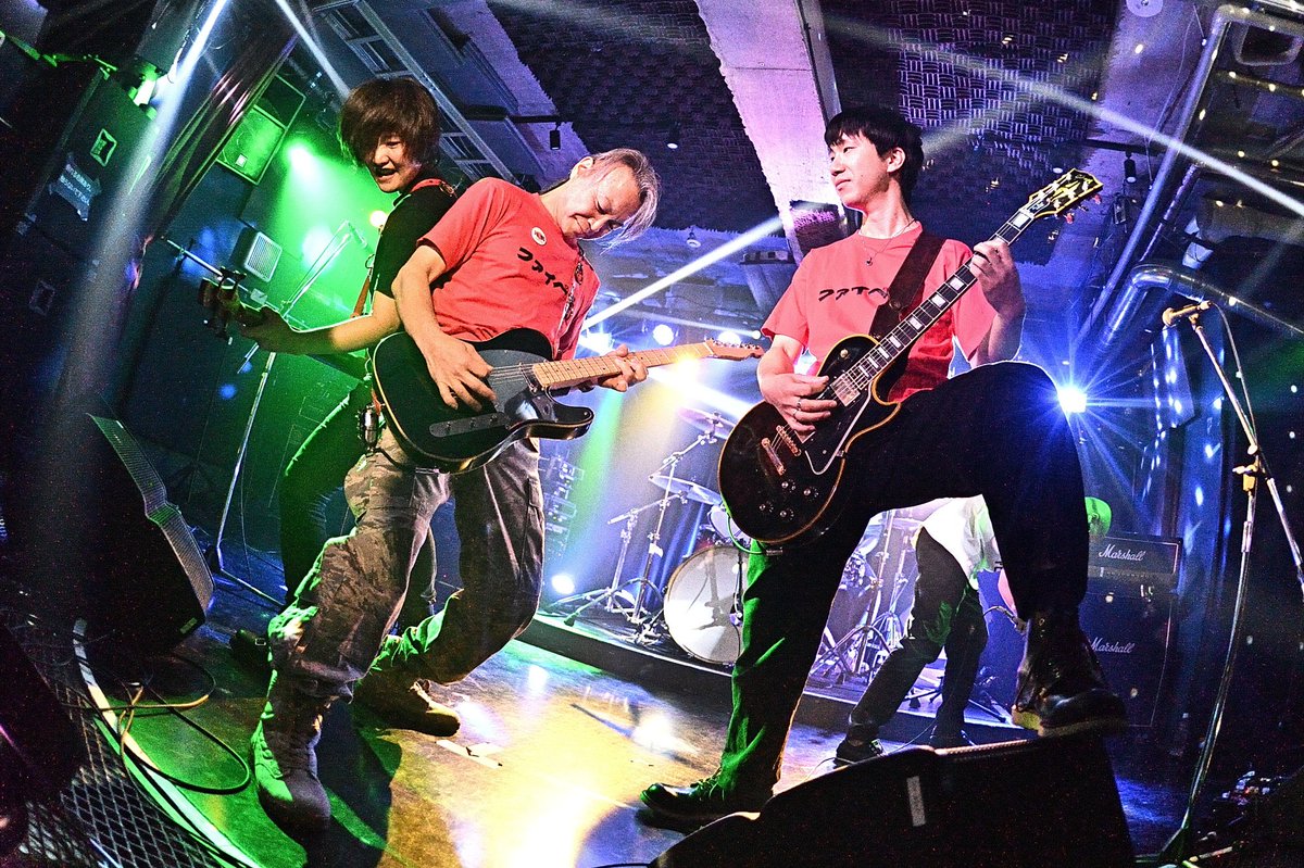 THEROCKSTATION2's tweet photo. ライブレポート

「THE FIRE PENIS」

THEROCKSTATION/24
2024.12.7/新所沢THE ROCK

久々のファイペニは、最高に楽しかった✨
メンバーも、そして、それを見守る誰もが笑顔で溢れていた。

#ロクステ
#新所沢therock 
#ファイペニ 
#パンクバンド
#photobyGenki https://t.co/YPdBJ0ofmk